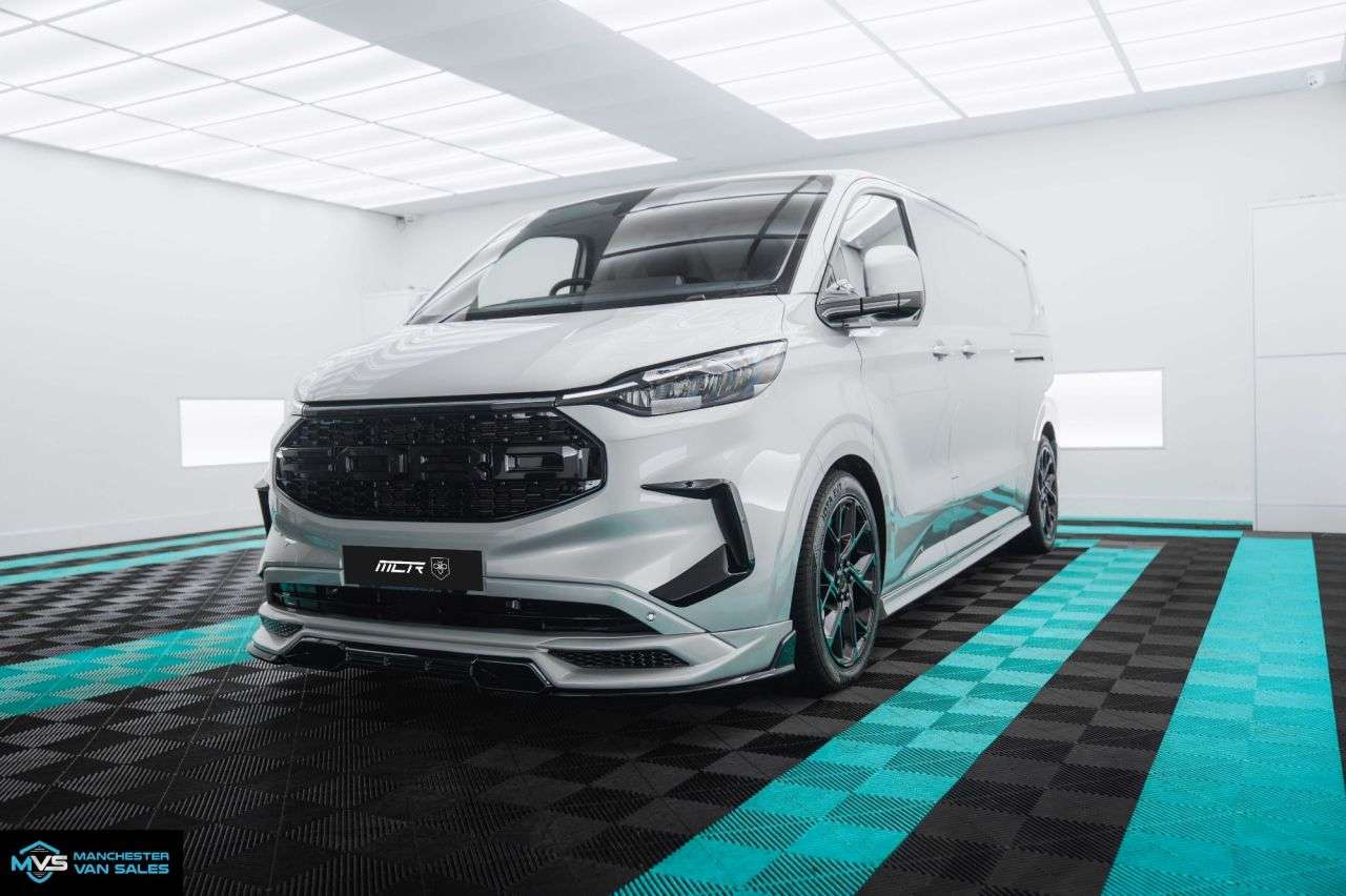 A 2024 FORD TRANSIT CUSTOM 2.0 300 LWB MCR SPORT EDITION 170BHP AUTO - BLACK PACK - ALLOYS A 2024 FORD TRANSIT CUSTOM 2.0 300 LWB MCR SPORT EDITION 170BHP AUTO - BLACK PACK - ALLOYS
