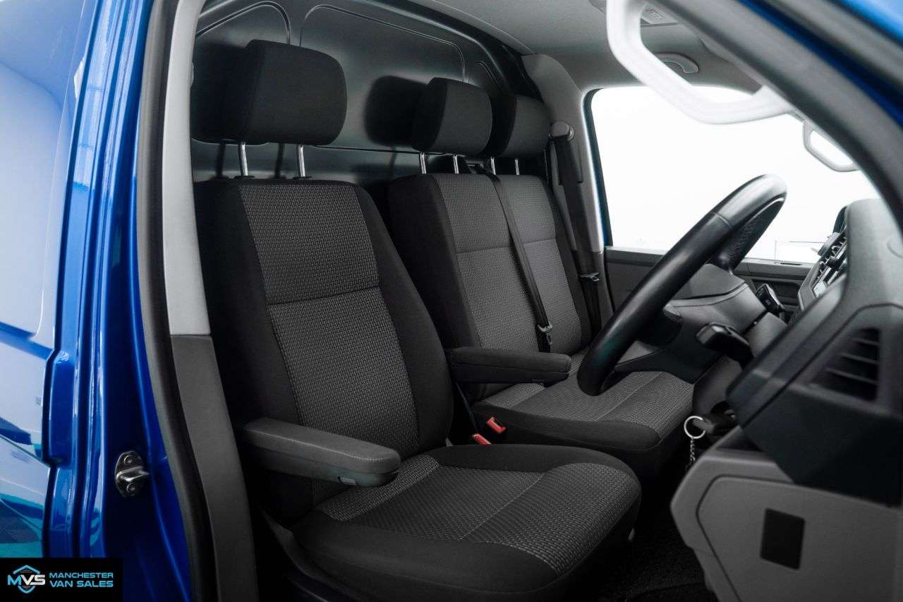 A 2023 VOLKSWAGEN TRANSPORTER 2.0 TDI SWB LV STYLED 150BH AUTO - 20" ALLOYS - TOP SPEC - Ravenna Blue A 2023 VOLKSWAGEN TRANSPORTER 2.0 TDI SWB LV STYLED 150BH AUTO - 20" ALLOYS - TOP SPEC - Ravenna Blue