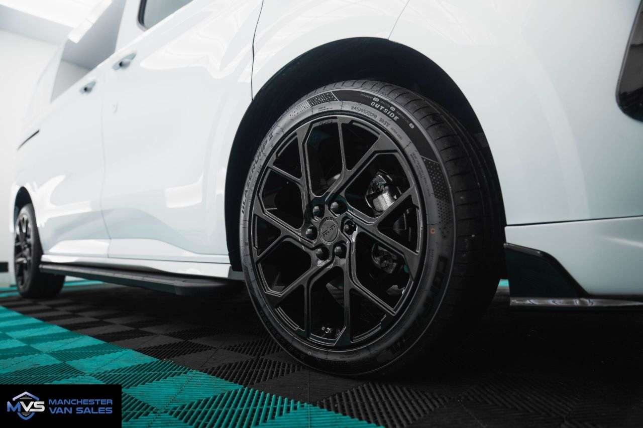 A 0 FORD TRANSIT CUSTOM 2.0 320 LWB FACTORY SPORT + HALO X 170BHP AUTO DCAB - TOP SPEC A 0 FORD TRANSIT CUSTOM 2.0 320 LWB FACTORY SPORT + HALO X 170BHP AUTO DCAB - TOP SPEC