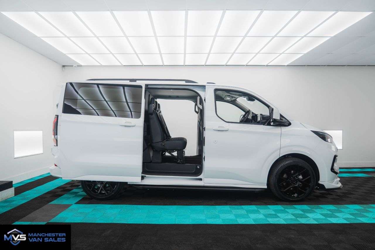 A 0 FORD TRANSIT CUSTOM 2.0 320 LWB FACTORY SPORT + HALO X 170BHP AUTO DCAB - TOP SPEC A 0 FORD TRANSIT CUSTOM 2.0 320 LWB FACTORY SPORT + HALO X 170BHP AUTO DCAB - TOP SPEC