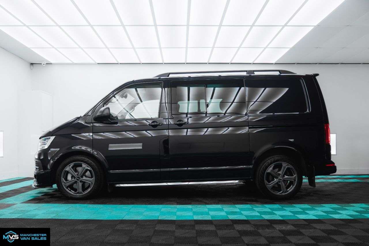 A 2018 VOLKSWAGEN TRANSPORTER SPORTLINE 2.0 T32 SWB FACTORY KOMBI SPORTLINE 204BHP DSG AUTO A 2018 VOLKSWAGEN TRANSPORTER SPORTLINE 2.0 T32 SWB FACTORY KOMBI SPORTLINE 204BHP DSG AUTO