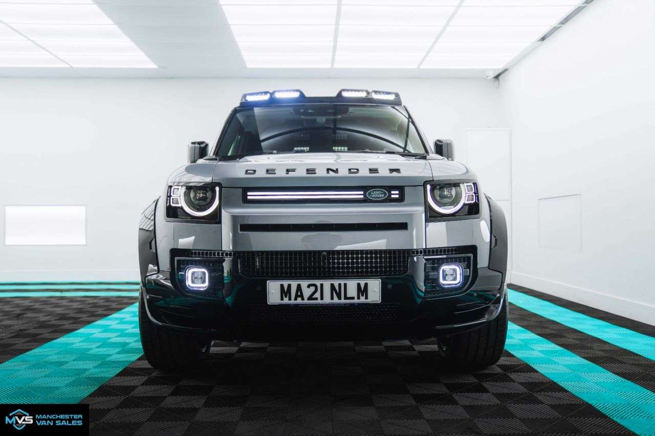 A 2021 LAND ROVER DEFENDER 3.0 D250 MHEV SE Hard Top SUV 5dr Diesel Auto 4WD MWB Euro 6 (s/s) (250 ps) A 2021 LAND ROVER DEFENDER 3.0 D250 MHEV SE Hard Top SUV 5dr Diesel Auto 4WD MWB Euro 6 (s/s) (250 ps)