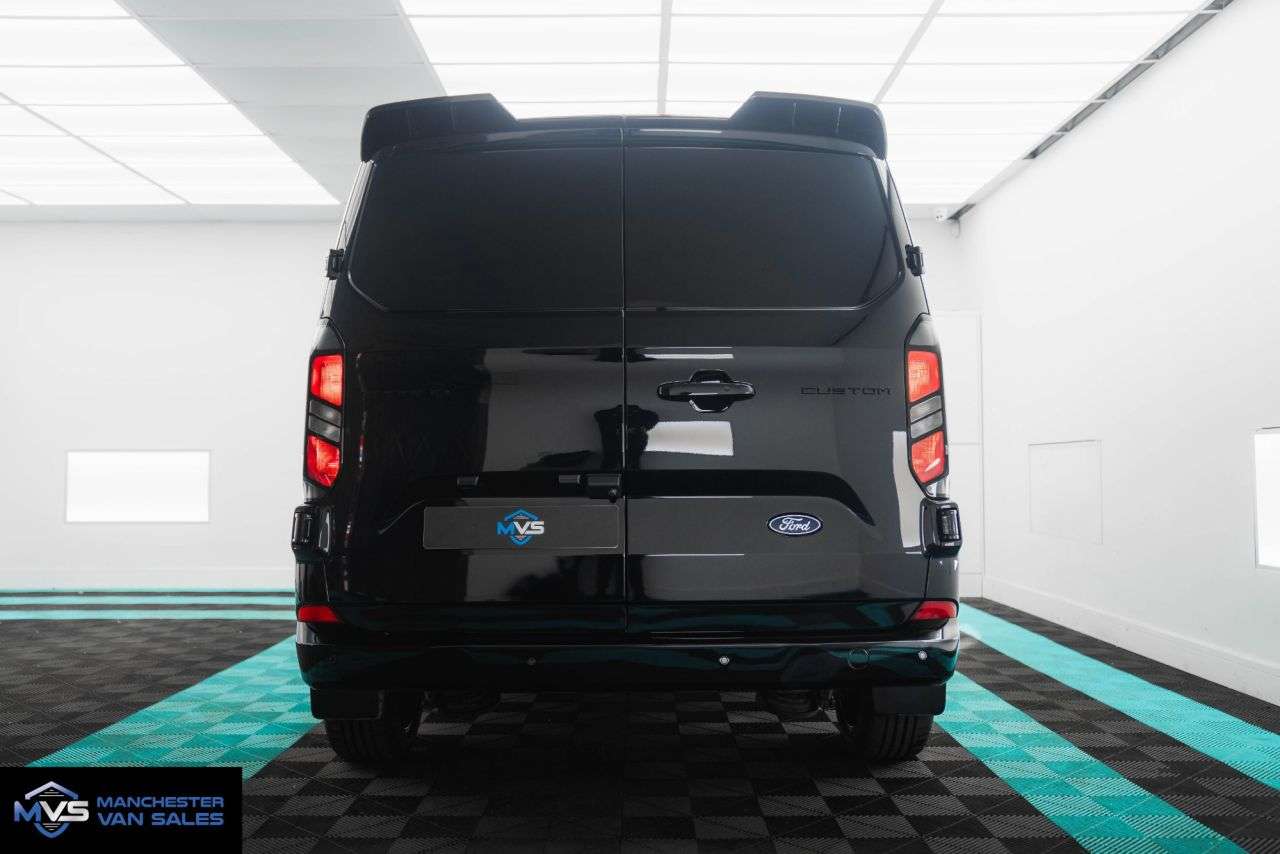A 2024 FORD TRANSIT CUSTOM 2.0 300 SWB HALO X SPORTS EDITION AUTO - TOP SPEC - 20" ALLOYS A 2024 FORD TRANSIT CUSTOM 2.0 300 SWB HALO X SPORTS EDITION AUTO - TOP SPEC - 20" ALLOYS