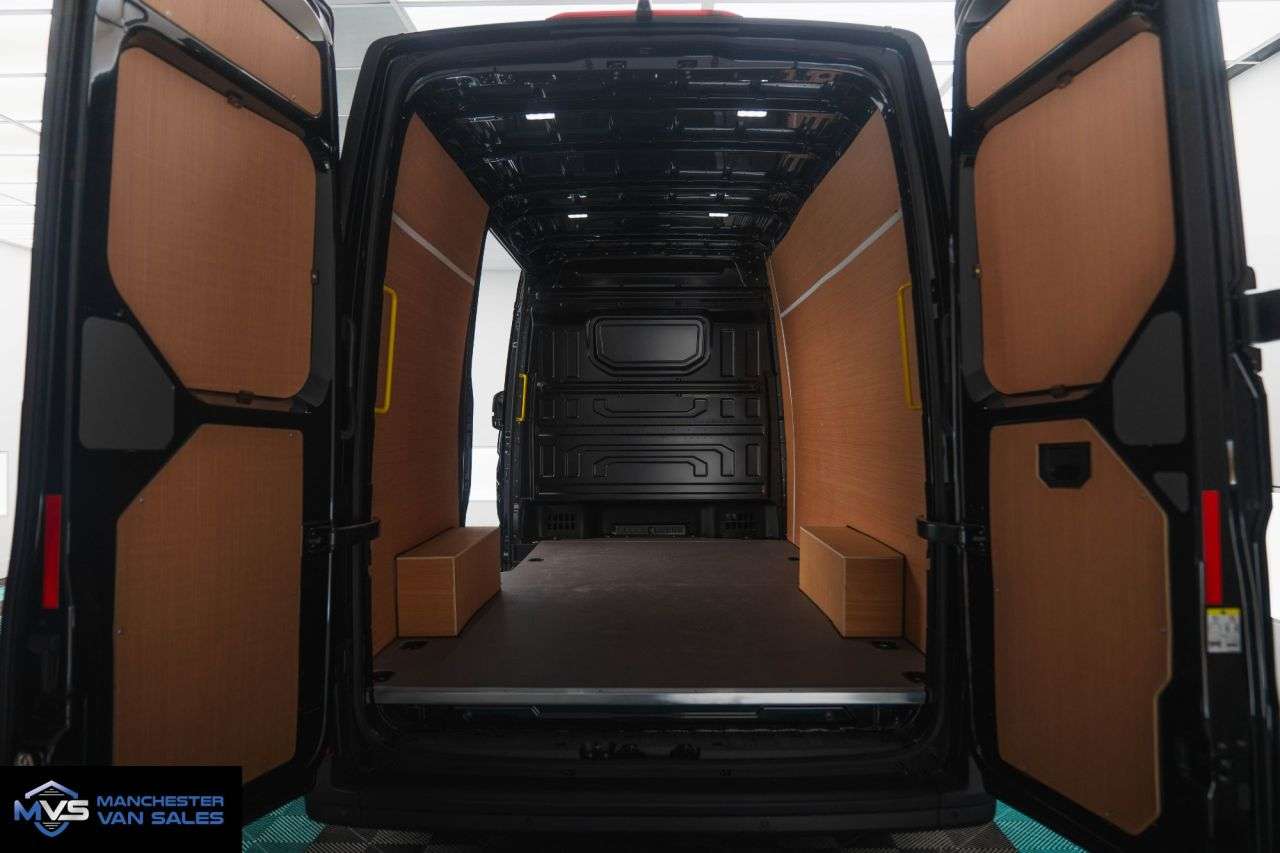 A 2026 VOLKSWAGEN CRAFTER CR35 TDI 2.0 LWB FWD MCR EDITION 180 AUTO - PURE GREY A 2026 VOLKSWAGEN CRAFTER CR35 TDI 2.0 LWB FWD MCR EDITION 180 AUTO - PURE GREY