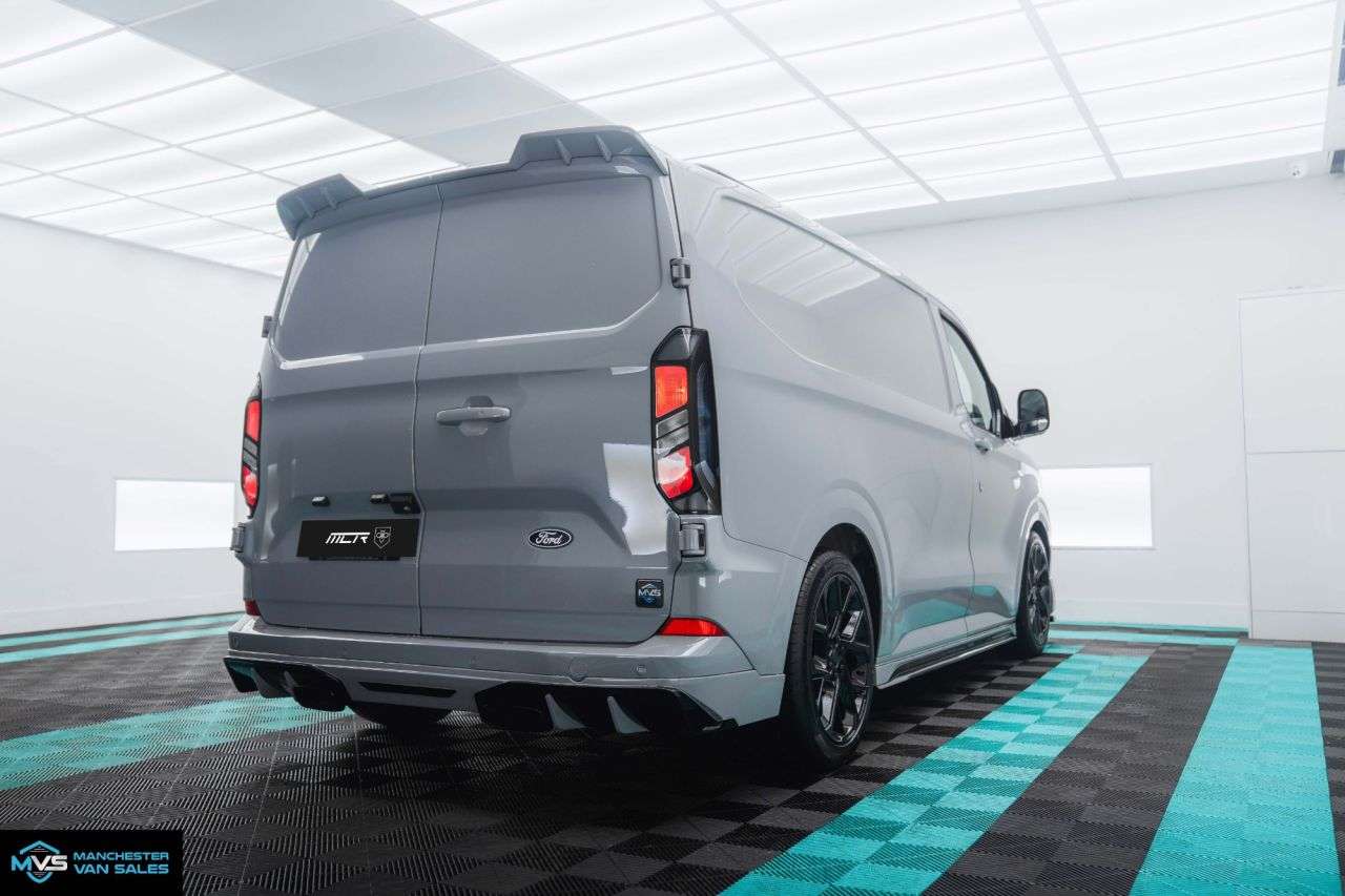 A 0 FORD TRANSIT CUSTOM 2.0 320 SWB MCR SPORTS EDITION AUTO - GREY MATTER A 0 FORD TRANSIT CUSTOM 2.0 320 SWB MCR SPORTS EDITION AUTO - GREY MATTER