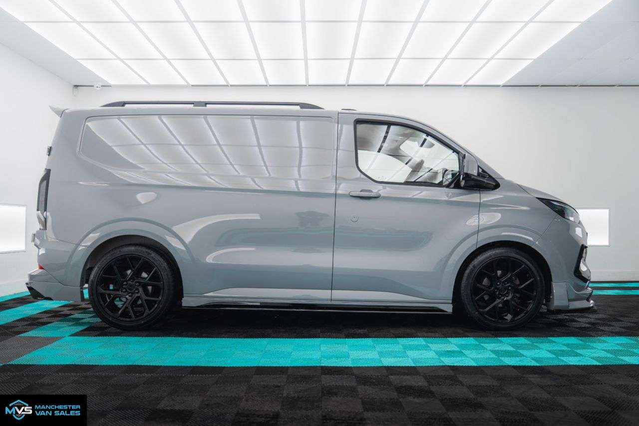 A 0 FORD TRANSIT CUSTOM 2.0 320 SWB MCR SPORTS EDITION AUTO - GREY MATTER A 0 FORD TRANSIT CUSTOM 2.0 320 SWB MCR SPORTS EDITION AUTO - GREY MATTER