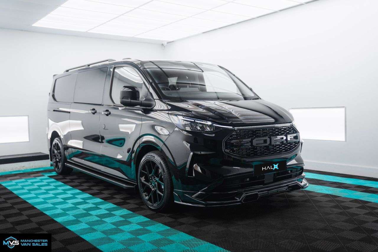 A 2025 FORD TRANSIT CUSTOM 2.0 320 SWB FACTORY DCAB HALO X AUTOMATIC - 6 SEATS A 2025 FORD TRANSIT CUSTOM 2.0 320 SWB FACTORY DCAB HALO X AUTOMATIC - 6 SEATS