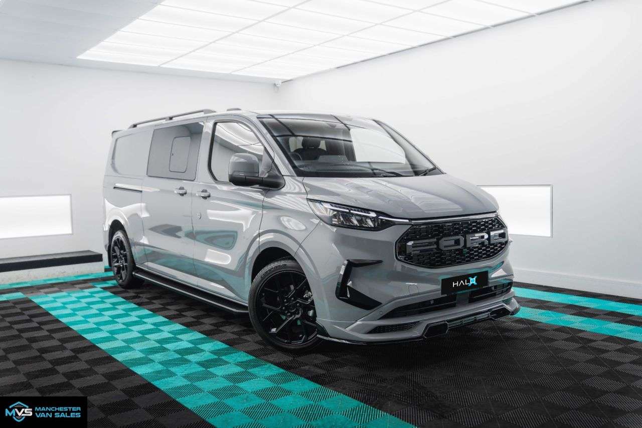 A 2026 FORD TRANSIT CUSTOM 2.0 LWB HALO X 170BHP AUTO DCAB - TAILGATE 1 + 1 SEATS A 2026 FORD TRANSIT CUSTOM 2.0 LWB HALO X 170BHP AUTO DCAB - TAILGATE 1 + 1 SEATS