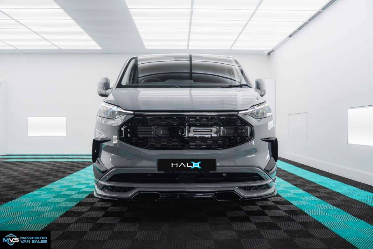 A 2026 FORD TRANSIT CUSTOM 2.0 LWB HALO X 170BHP AUTO DCAB - TAILGATE 1 + 1 SEATS A 2026 FORD TRANSIT CUSTOM 2.0 LWB HALO X 170BHP AUTO DCAB - TAILGATE 1 + 1 SEATS