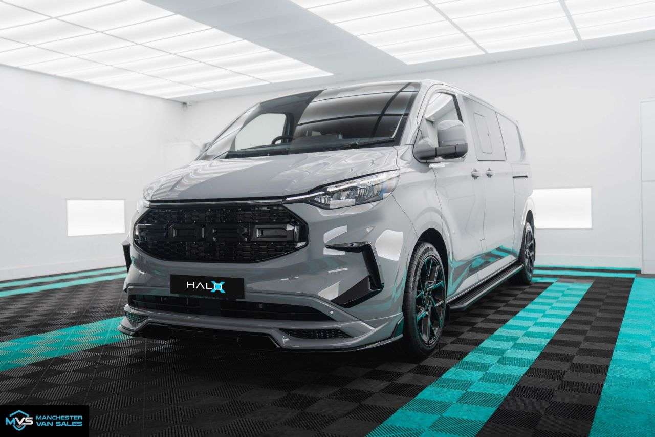 A 2026 FORD TRANSIT CUSTOM 2.0 LWB HALO X 170BHP AUTO DCAB - TAILGATE 1 + 1 SEATS A 2026 FORD TRANSIT CUSTOM 2.0 LWB HALO X 170BHP AUTO DCAB - TAILGATE 1 + 1 SEATS