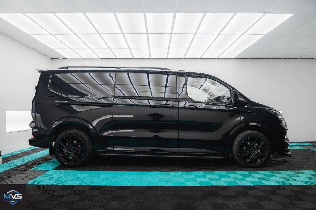 A 2026 FORD TRANSIT CUSTOM 2.0 LWB HALO X 170BHP AUTO DCAB - TAILGATE BLACK EDITION A 2026 FORD TRANSIT CUSTOM 2.0 LWB HALO X 170BHP AUTO DCAB - TAILGATE BLACK EDITION