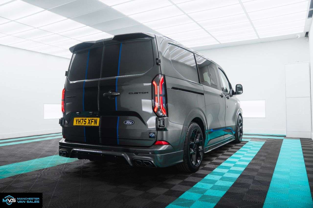 A 2025 FORD TRANSIT CUSTOM 2.0 320 SWB MCR SPORT EDITION 170BHP AUTO - VERY HIGH SPEC A 2025 FORD TRANSIT CUSTOM 2.0 320 SWB MCR SPORT EDITION 170BHP AUTO - VERY HIGH SPEC