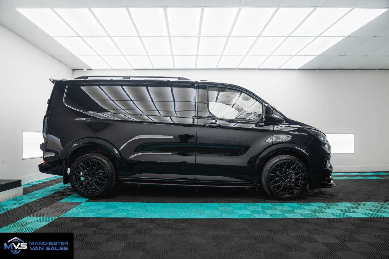 A 2025 FORD TRANSIT CUSTOM 2.0 320 SWB HALO X SPORTS EDITION AUTO - BLACK EDITION A 2025 FORD TRANSIT CUSTOM 2.0 320 SWB HALO X SPORTS EDITION AUTO - BLACK EDITION