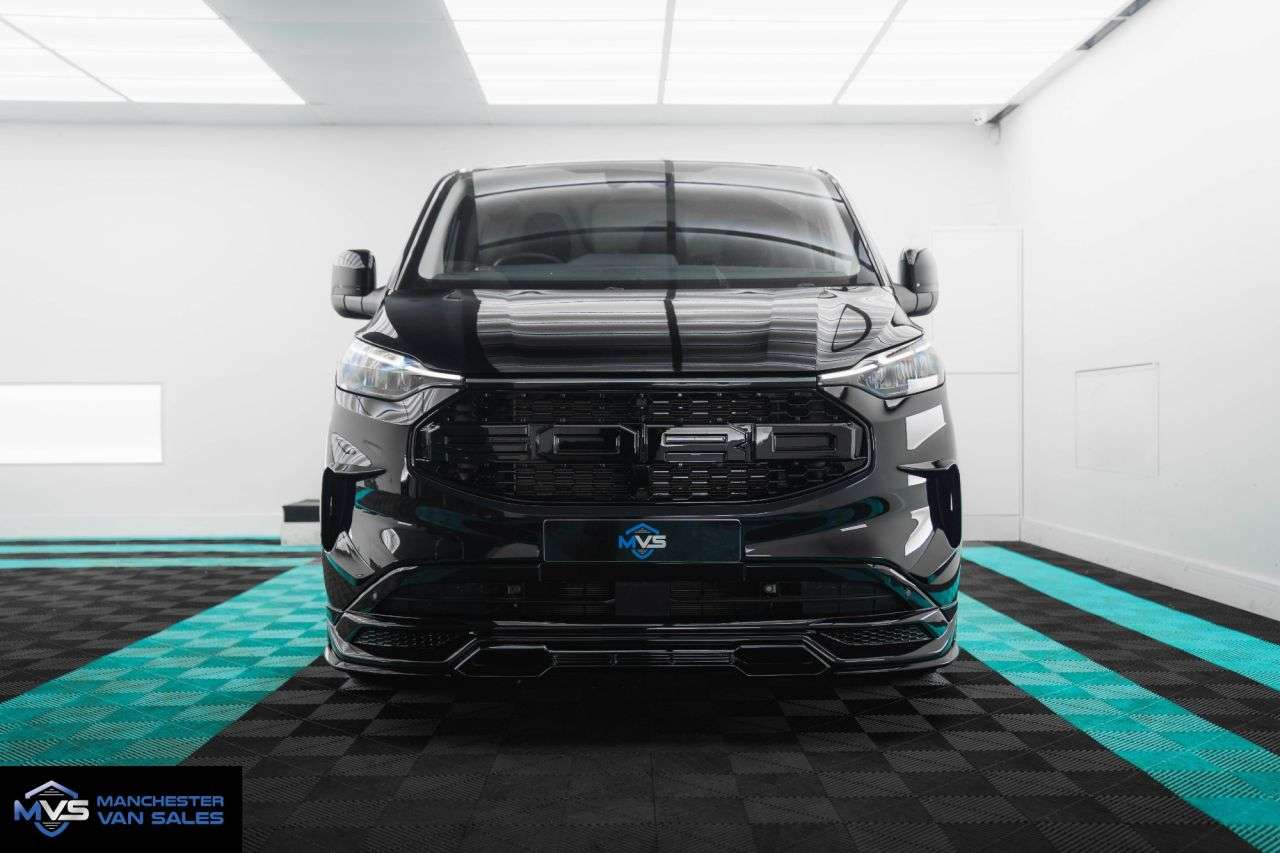 A 2025 FORD TRANSIT CUSTOM 2.0 320 SWB HALO X SPORTS EDITION AUTO - BLACK EDITION A 2025 FORD TRANSIT CUSTOM 2.0 320 SWB HALO X SPORTS EDITION AUTO - BLACK EDITION
