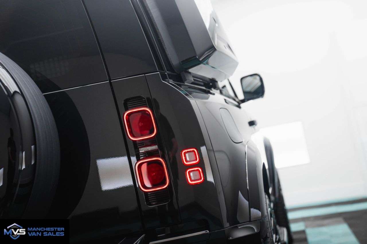 2024 LAND ROVER DEFENDER 90 2024 LAND ROVER DEFENDER 90