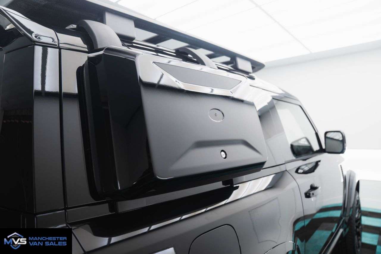 2024 LAND ROVER DEFENDER 90 2024 LAND ROVER DEFENDER 90