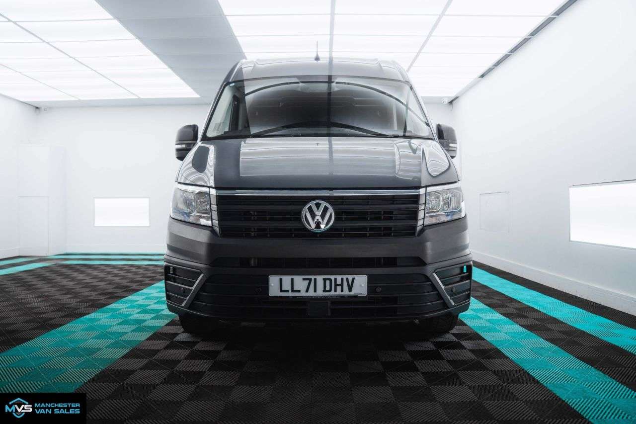 A 2021 VOLKSWAGEN CRAFTER 2.0 TDI CR35 TRENDLINE 140BHP MWB HIGH ROOF - TOP SPEC A 2021 VOLKSWAGEN CRAFTER 2.0 TDI CR35 TRENDLINE 140BHP MWB HIGH ROOF - TOP SPEC