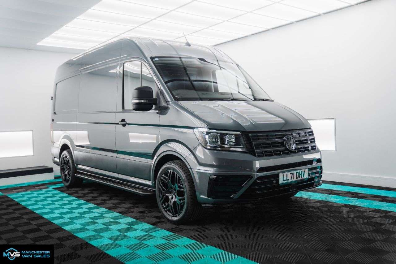 A 2021 VOLKSWAGEN CRAFTER 2.0 TDI CR35 TRENDLINE 140BHP MWB HIGH ROOF - TOP SPEC A 2021 VOLKSWAGEN CRAFTER 2.0 TDI CR35 TRENDLINE 140BHP MWB HIGH ROOF - TOP SPEC