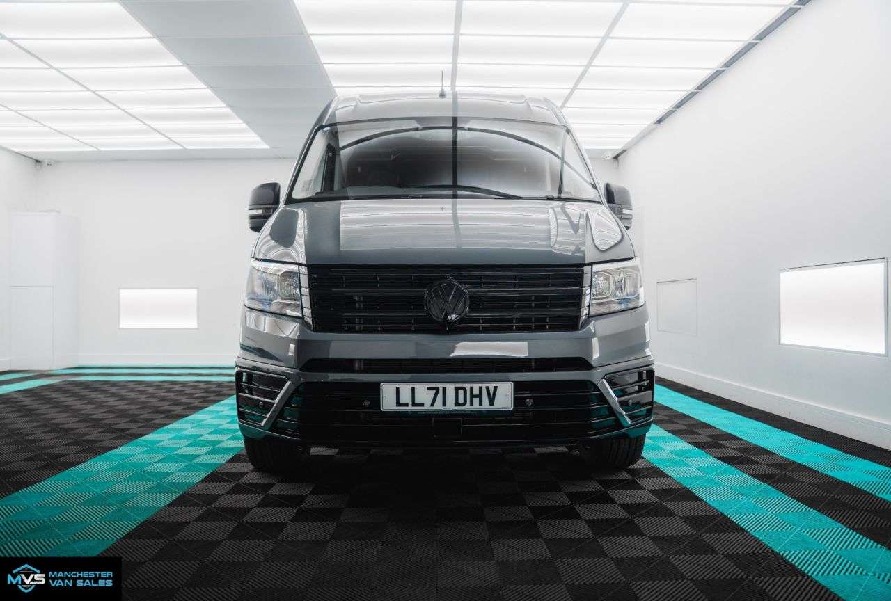 A 2021 VOLKSWAGEN CRAFTER 2.0 TDI CR35 TRENDLINE 140BHP MWB HIGH ROOF - TOP SPEC A 2021 VOLKSWAGEN CRAFTER 2.0 TDI CR35 TRENDLINE 140BHP MWB HIGH ROOF - TOP SPEC