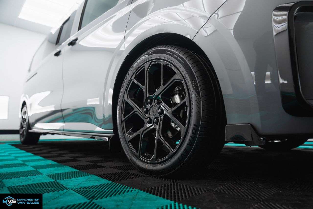 A 2026 VOLKSWAGEN TRANSPORTER 2.0 LWB MATRIX X SPORT EDITION 170BHP AUTO FACTORY KOMBI A 2026 VOLKSWAGEN TRANSPORTER 2.0 LWB MATRIX X SPORT EDITION 170BHP AUTO FACTORY KOMBI