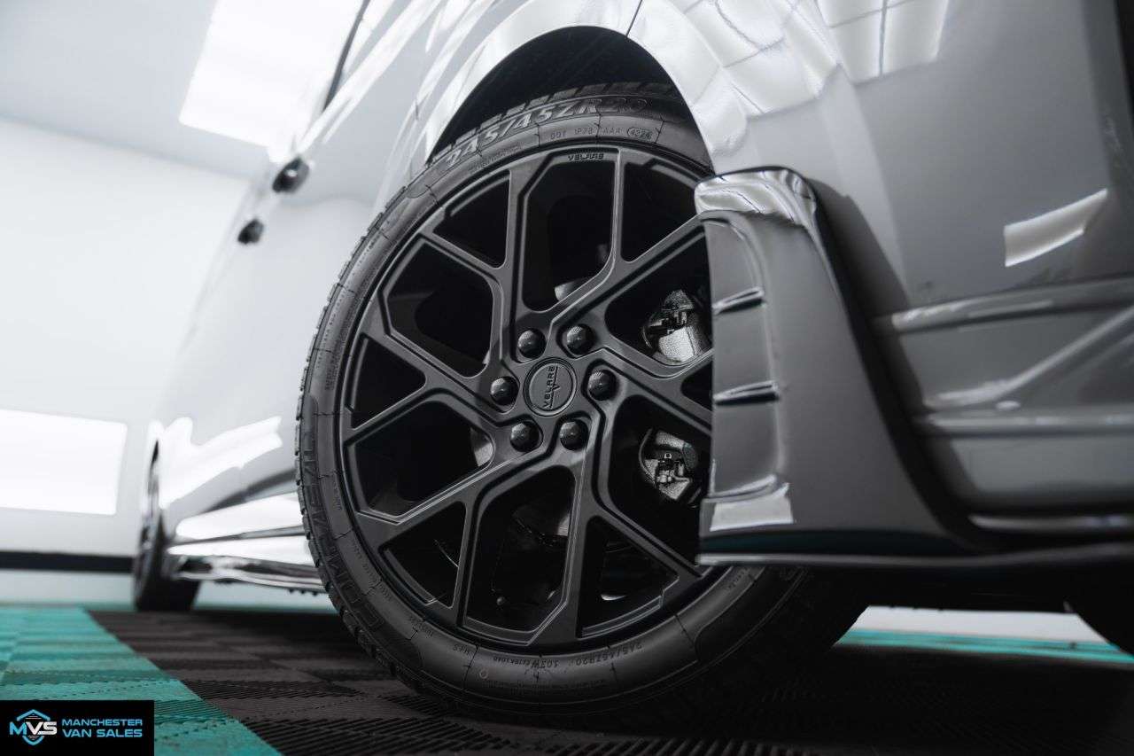 A 2026 VOLKSWAGEN TRANSPORTER 2.0 LWB XR SPORT EDITION 170BHP AUTO FACTORY KOMBI - LEATHER A 2026 VOLKSWAGEN TRANSPORTER 2.0 LWB XR SPORT EDITION 170BHP AUTO FACTORY KOMBI - LEATHER