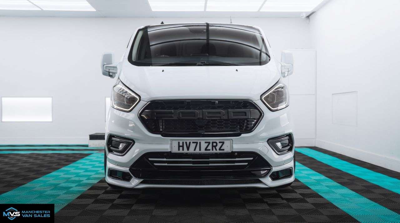 A 2021 FORD TRANSIT CUSTOM 2.0 MCR SPORTS EDITION - CARBON STEERING WHEEL & LEATHER HIGH SPEC AUTO VAN A 2021 FORD TRANSIT CUSTOM 2.0 MCR SPORTS EDITION - CARBON STEERING WHEEL & LEATHER HIGH SPEC AUTO VAN