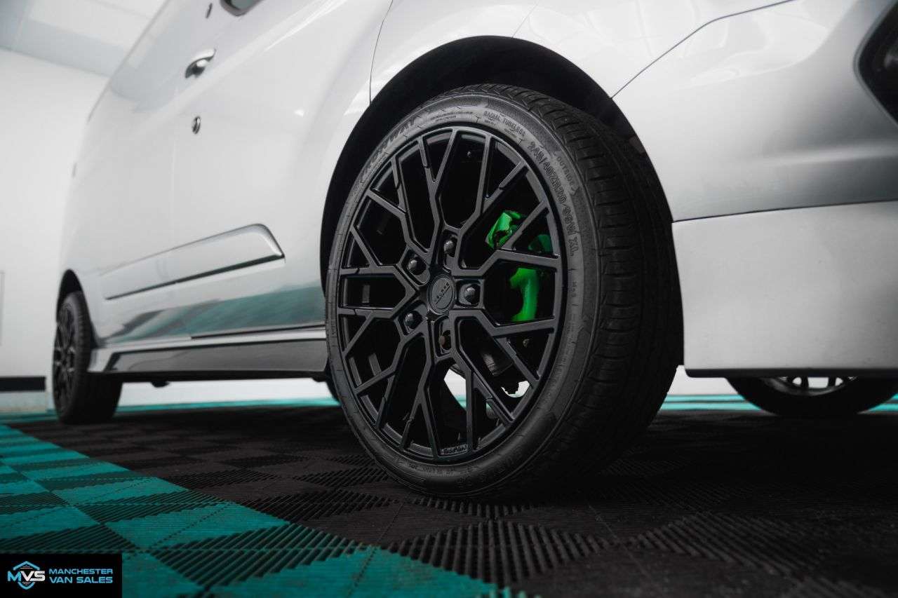 A 2021 FORD TRANSIT CUSTOM 2.0 300 SWB RS SPORT EDITION - LEATHER SEATS & CARBON WHEEL A 2021 FORD TRANSIT CUSTOM 2.0 300 SWB RS SPORT EDITION - LEATHER SEATS & CARBON WHEEL