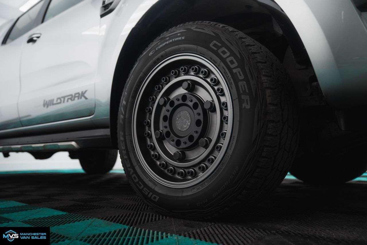 A 2019 FORD RANGER 3.2 TDCi Wildtrak 200BHP AUTO - TOP SPEC - UPGRADED WHEELS A 2019 FORD RANGER 3.2 TDCi Wildtrak 200BHP AUTO - TOP SPEC - UPGRADED WHEELS