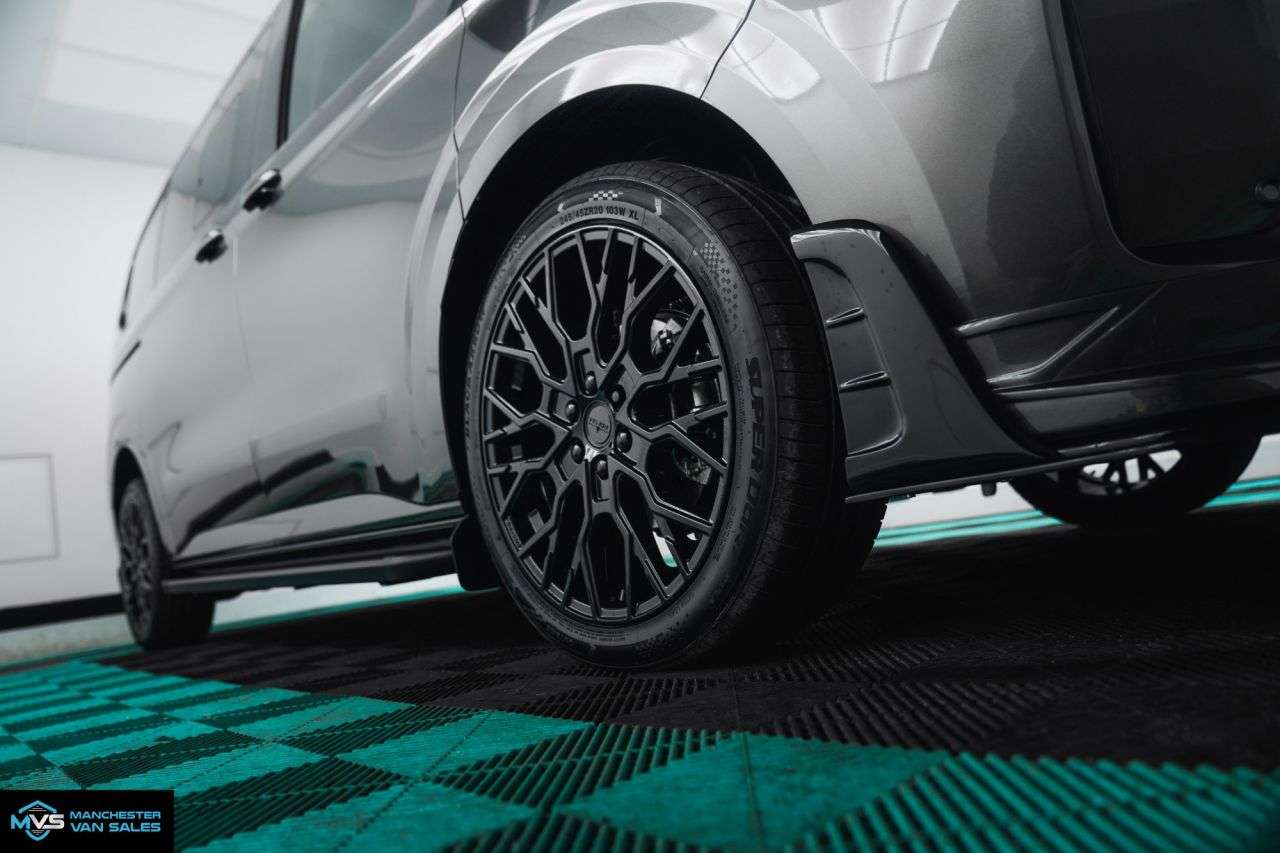 A 2026 VOLKSWAGEN TRANSPORTER 2.0 T32 SWB HALO X 4MOTION FACTORY KOMBI AUTO - GRAPHITE DUST A 2026 VOLKSWAGEN TRANSPORTER 2.0 T32 SWB HALO X 4MOTION FACTORY KOMBI AUTO - GRAPHITE DUST