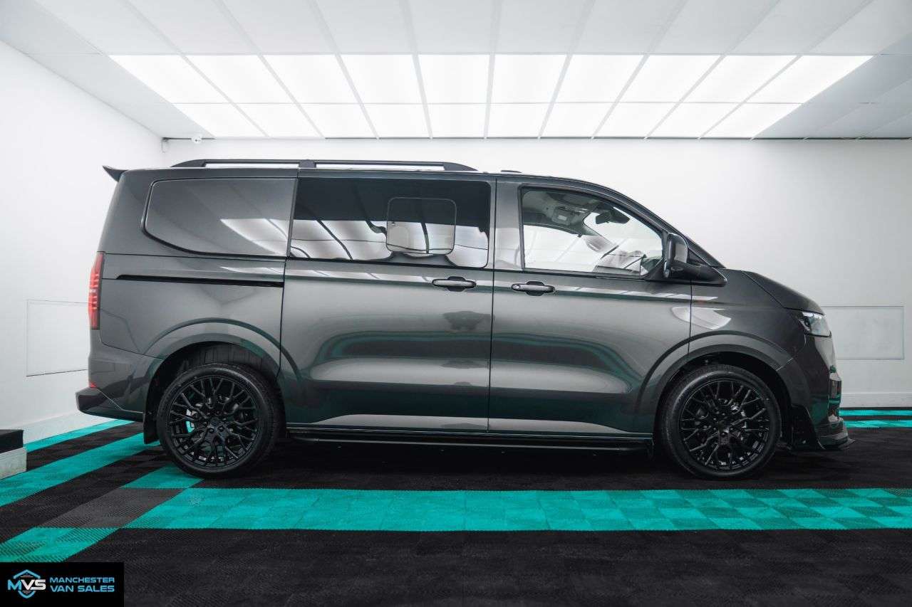 A 2026 VOLKSWAGEN TRANSPORTER 2.0 T32 SWB HALO X 4MOTION FACTORY KOMBI AUTO - GRAPHITE DUST A 2026 VOLKSWAGEN TRANSPORTER 2.0 T32 SWB HALO X 4MOTION FACTORY KOMBI AUTO - GRAPHITE DUST