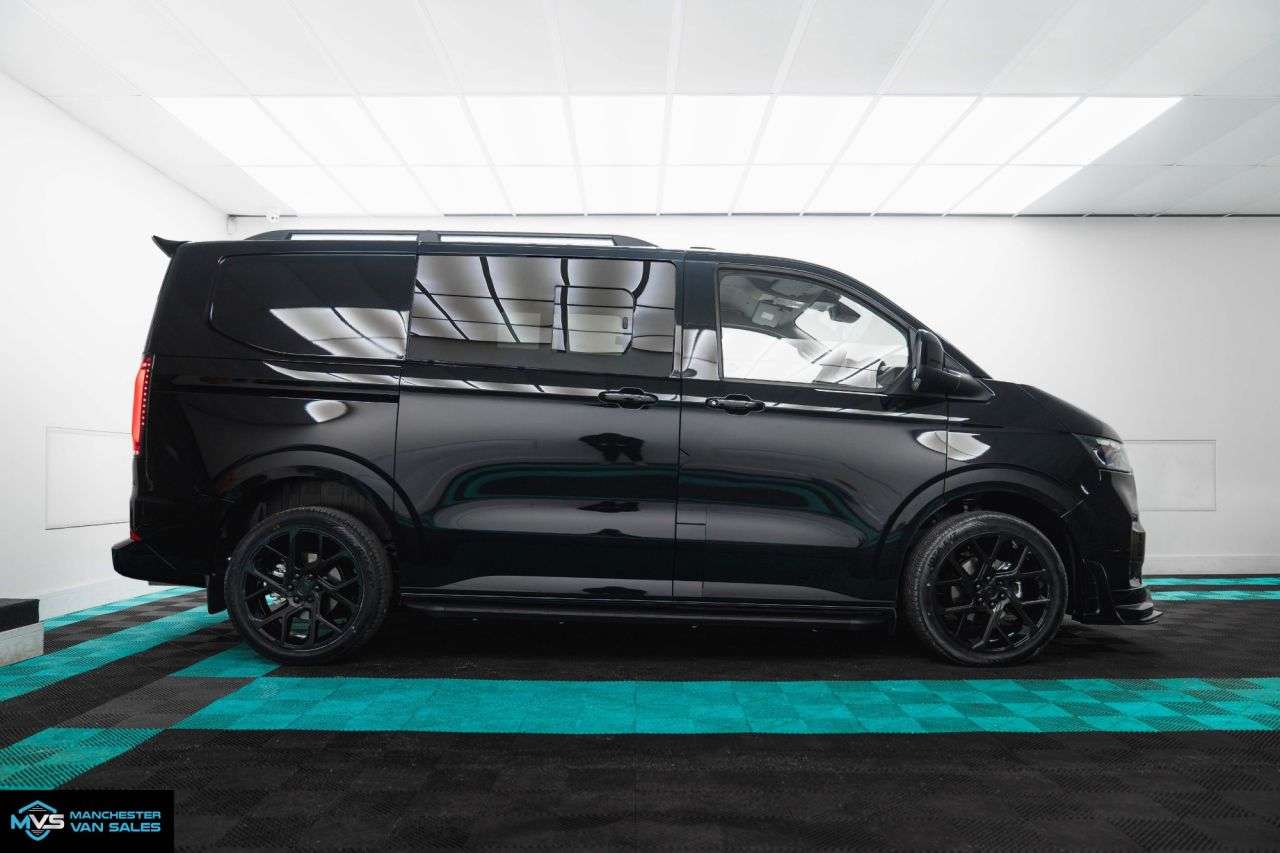 A 2026 VOLKSWAGEN TRANSPORTER 2.0 SWB T32 HALO X BLAXCK EDITION FACTORY KOMBI AUTO - TAILGATE A 2026 VOLKSWAGEN TRANSPORTER 2.0 SWB T32 HALO X BLAXCK EDITION FACTORY KOMBI AUTO - TAILGATE