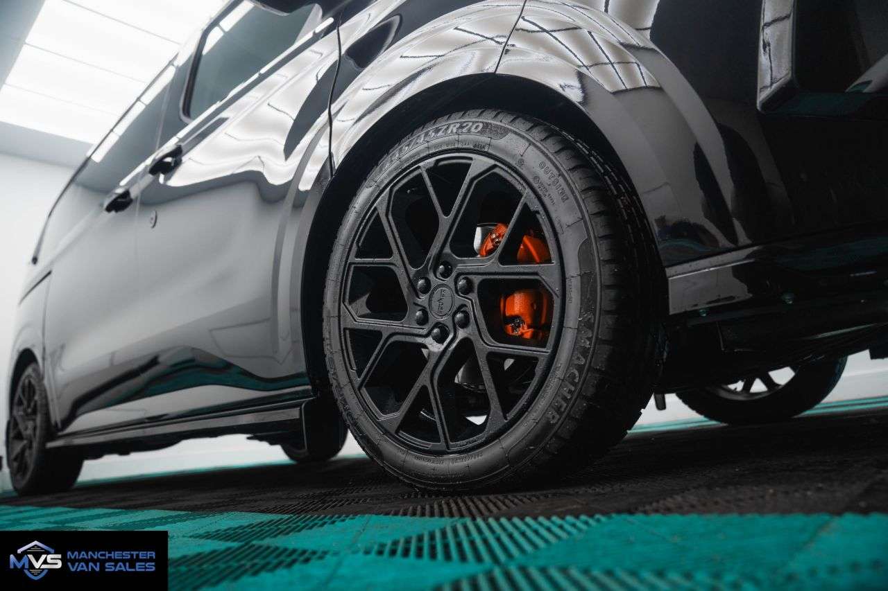 A 2025 FORD TRANSIT CUSTOM 2.5 320 PHEV MATRIX X SPORT EDITION 232BHP AUTO - ALLOYS A 2025 FORD TRANSIT CUSTOM 2.5 320 PHEV MATRIX X SPORT EDITION 232BHP AUTO - ALLOYS