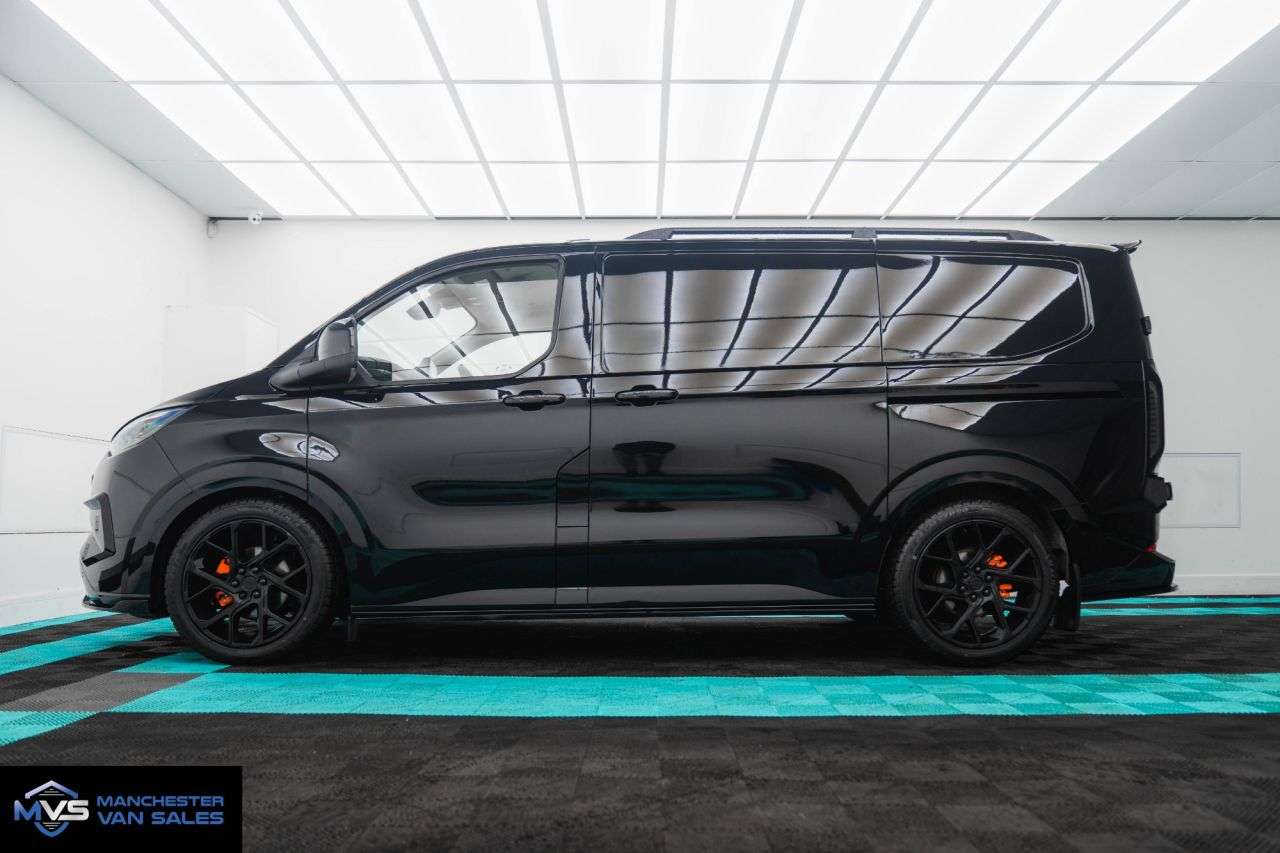 A 2025 FORD TRANSIT CUSTOM 2.5 320 PHEV MATRIX X SPORT EDITION 232BHP AUTO - ALLOYS A 2025 FORD TRANSIT CUSTOM 2.5 320 PHEV MATRIX X SPORT EDITION 232BHP AUTO - ALLOYS