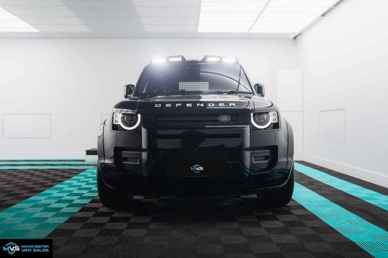 A 2025 LAND ROVER DEFENDER 90 3.0 D350 MHEV X-Dynamic HSE WIDE ARCH BLACK EDITION X-DYNAMIC D350 90 HA A 2025 LAND ROVER DEFENDER 90 3.0 D350 MHEV X-Dynamic HSE WIDE ARCH BLACK EDITION X-DYNAMIC D350 90 HA