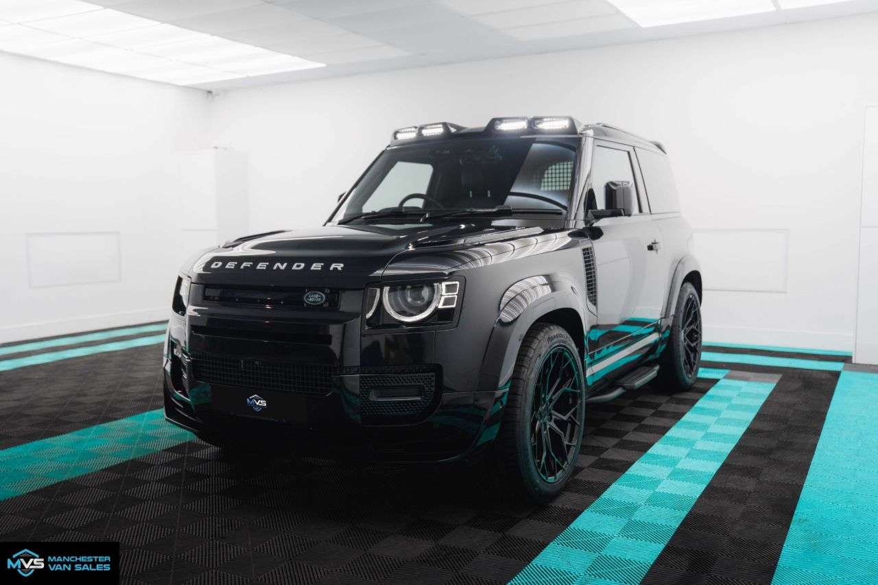 A 2025 LAND ROVER DEFENDER 90 3.0 D350 MHEV X-Dynamic HSE WIDE ARCH BLACK EDITION X-DYNAMIC D350 90 HA A 2025 LAND ROVER DEFENDER 90 3.0 D350 MHEV X-Dynamic HSE WIDE ARCH BLACK EDITION X-DYNAMIC D350 90 HA