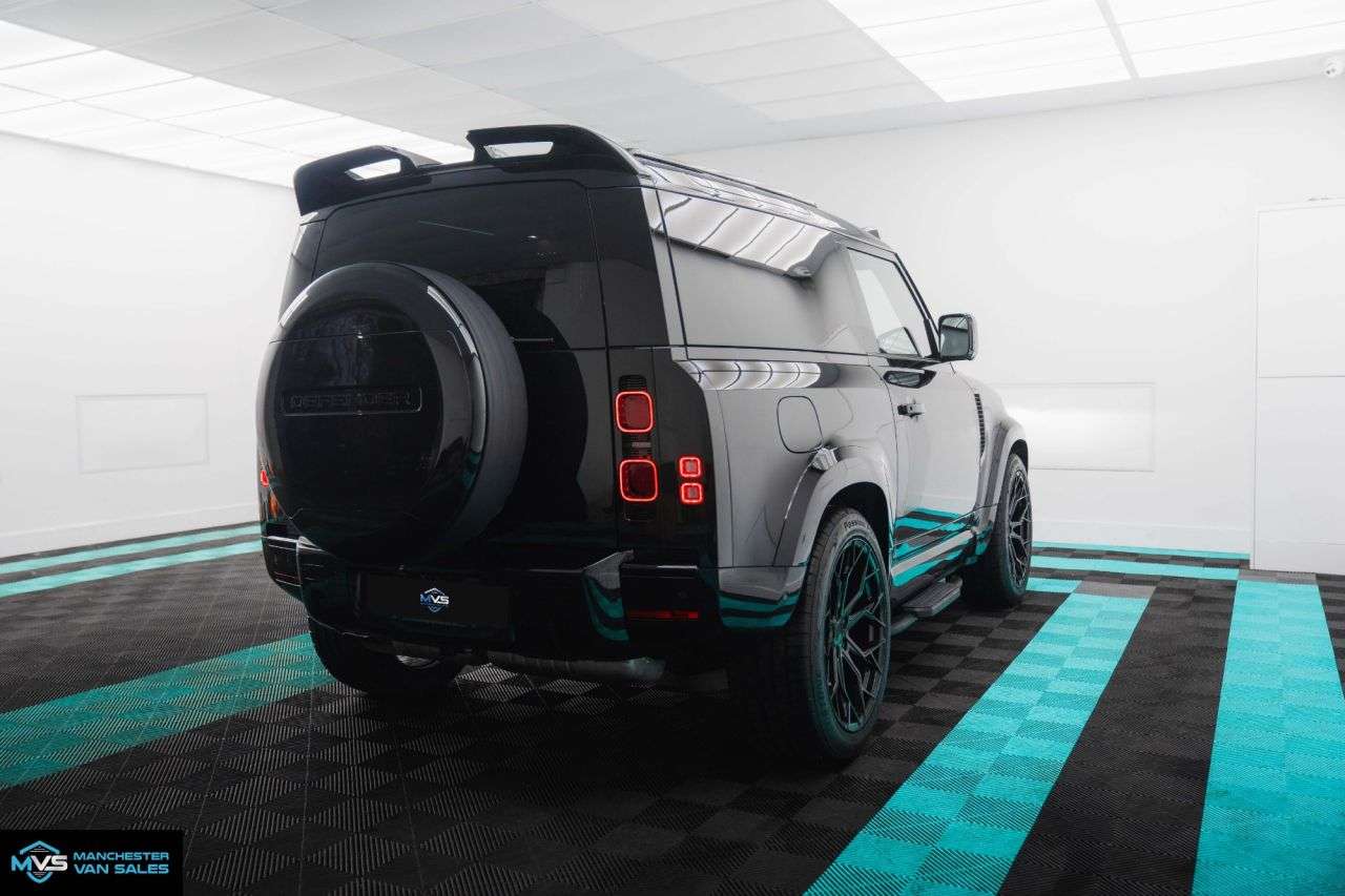 A 2025 LAND ROVER DEFENDER 90 3.0 D350 MHEV X-Dynamic HSE WIDE ARCH BLACK EDITION X-DYNAMIC D350 90 HA A 2025 LAND ROVER DEFENDER 90 3.0 D350 MHEV X-Dynamic HSE WIDE ARCH BLACK EDITION X-DYNAMIC D350 90 HA