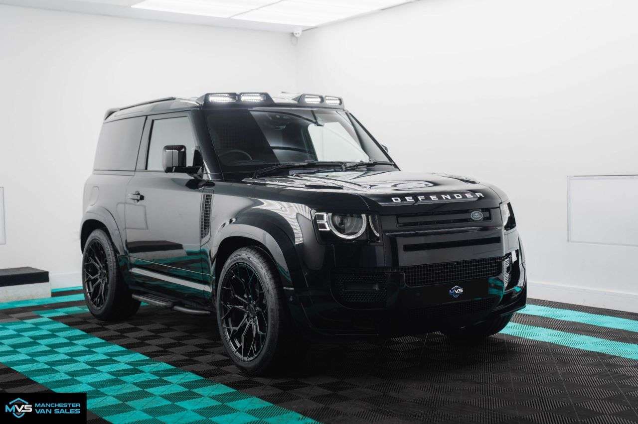 A 2025 LAND ROVER DEFENDER 90 3.0 D350 MHEV X-Dynamic HSE WIDE ARCH BLACK EDITION X-DYNAMIC D350 90 HA A 2025 LAND ROVER DEFENDER 90 3.0 D350 MHEV X-Dynamic HSE WIDE ARCH BLACK EDITION X-DYNAMIC D350 90 HA