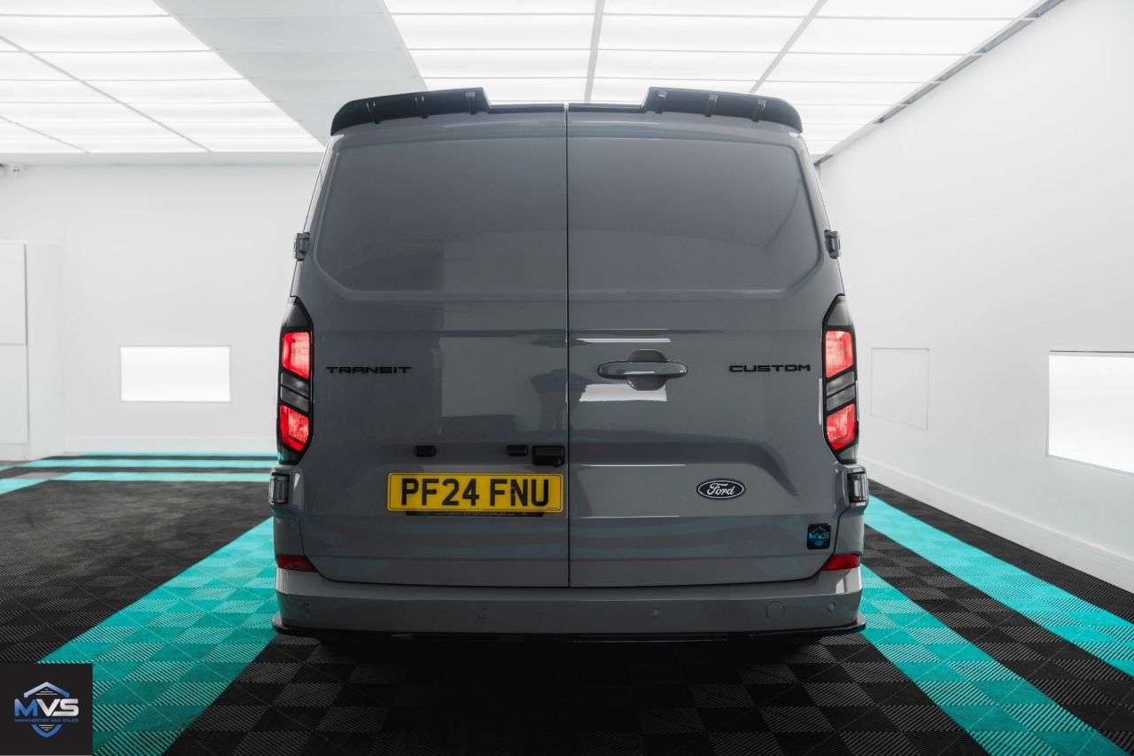 A 2024 FORD TRANSIT CUSTOM 2.0 LWB MATRIX X SPORT EDITION DCAB CONVERSION - AUTO A 2024 FORD TRANSIT CUSTOM 2.0 LWB MATRIX X SPORT EDITION DCAB CONVERSION - AUTO