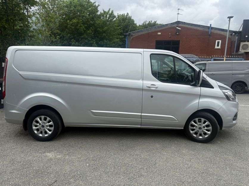 A 2018 FORD TRANSIT CUSTOM 2.0 LWB 170BHP LIMITED SPEC - AIR CON - HEATED SEATS - WARRANTY HEATED SEAT A 2018 FORD TRANSIT CUSTOM 2.0 LWB 170BHP LIMITED SPEC - AIR CON - HEATED SEATS - WARRANTY HEATED SEAT