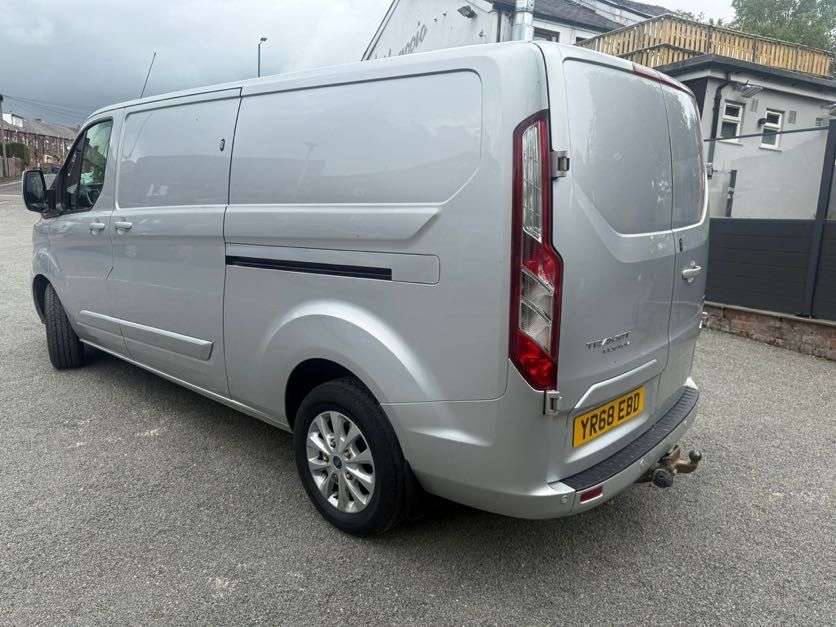 A 2018 FORD TRANSIT CUSTOM 2.0 LWB 170BHP LIMITED SPEC - AIR CON - HEATED SEATS - WARRANTY HEATED SEAT A 2018 FORD TRANSIT CUSTOM 2.0 LWB 170BHP LIMITED SPEC - AIR CON - HEATED SEATS - WARRANTY HEATED SEAT