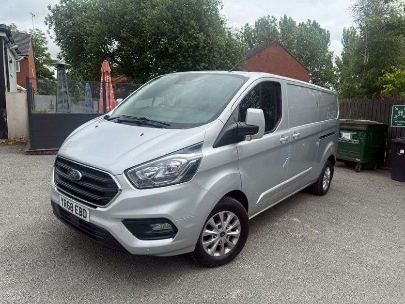 A 2018 FORD TRANSIT CUSTOM 2.0 LWB 170BHP LIMITED SPEC - AIR CON - HEATED SEATS - WARRANTY HEATED SEAT A 2018 FORD TRANSIT CUSTOM 2.0 LWB 170BHP LIMITED SPEC - AIR CON - HEATED SEATS - WARRANTY HEATED SEAT
