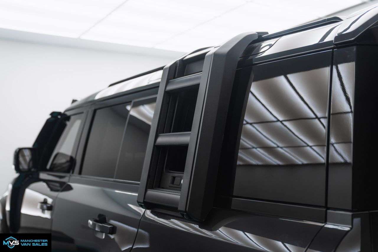 2025 LAND ROVER DEFENDER 2025 LAND ROVER DEFENDER
