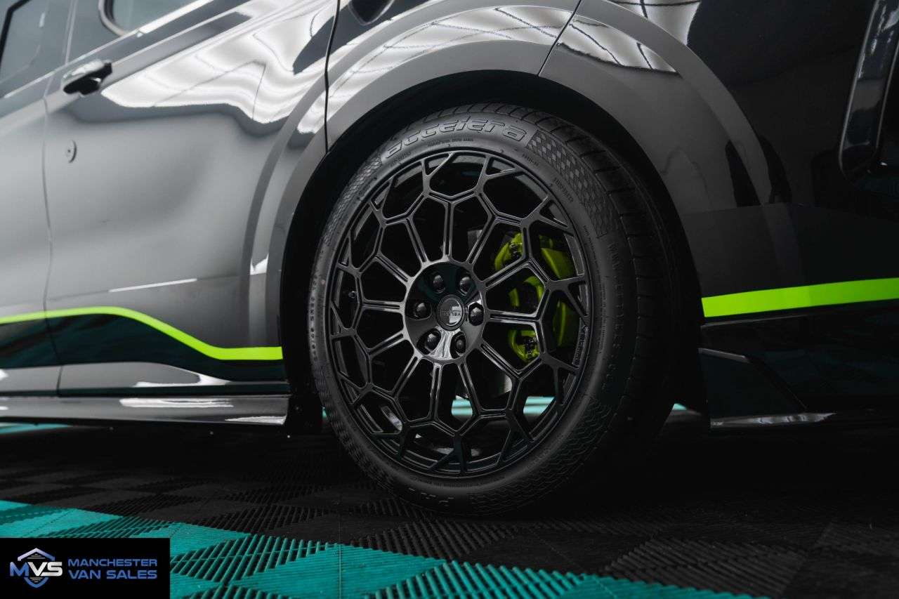 A 2024 FORD TRANSIT CUSTOM 2.0 300 LWB VENOM X SPORTS EDITION 170BHP AUTO - LIGHTPOD * A 2024 FORD TRANSIT CUSTOM 2.0 300 LWB VENOM X SPORTS EDITION 170BHP AUTO - LIGHTPOD *