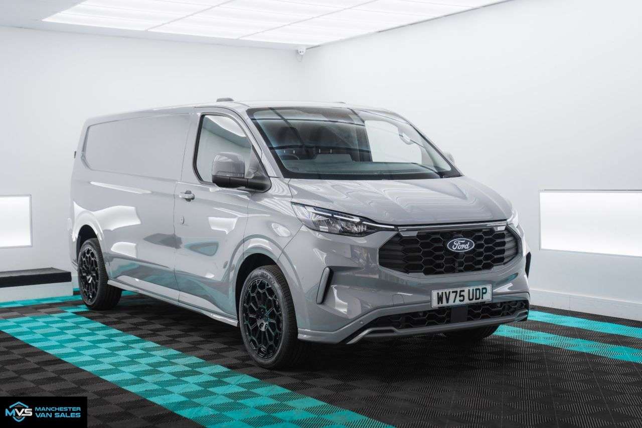 A 2025 FORD TRANSIT CUSTOM 2.0 320 LWB FACTORY SPORTS 170BHP AUTO - 20" ALLOYS A 2025 FORD TRANSIT CUSTOM 2.0 320 LWB FACTORY SPORTS 170BHP AUTO - 20" ALLOYS