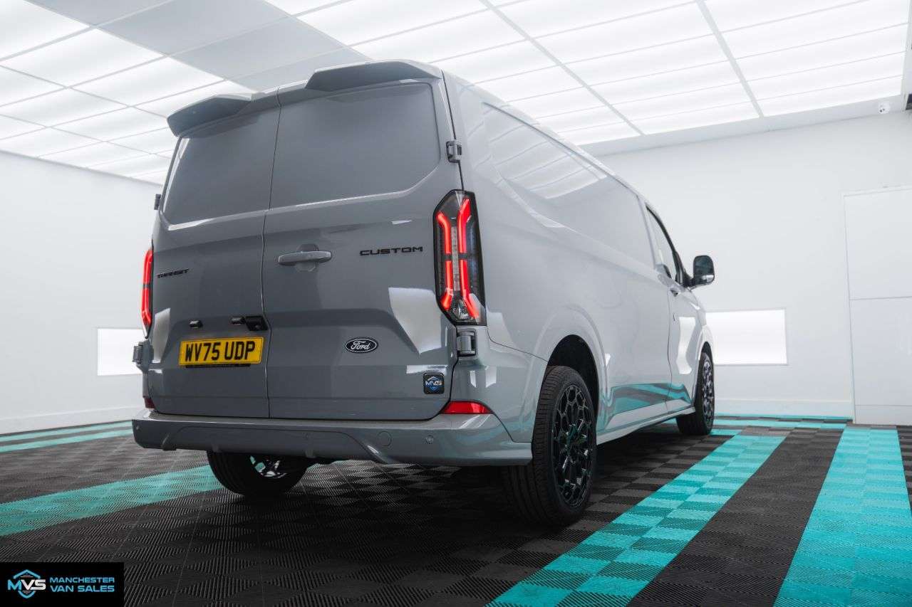A 2025 FORD TRANSIT CUSTOM 2.0 320 LWB FACTORY SPORTS 170BHP AUTO - 20" ALLOYS A 2025 FORD TRANSIT CUSTOM 2.0 320 LWB FACTORY SPORTS 170BHP AUTO - 20" ALLOYS