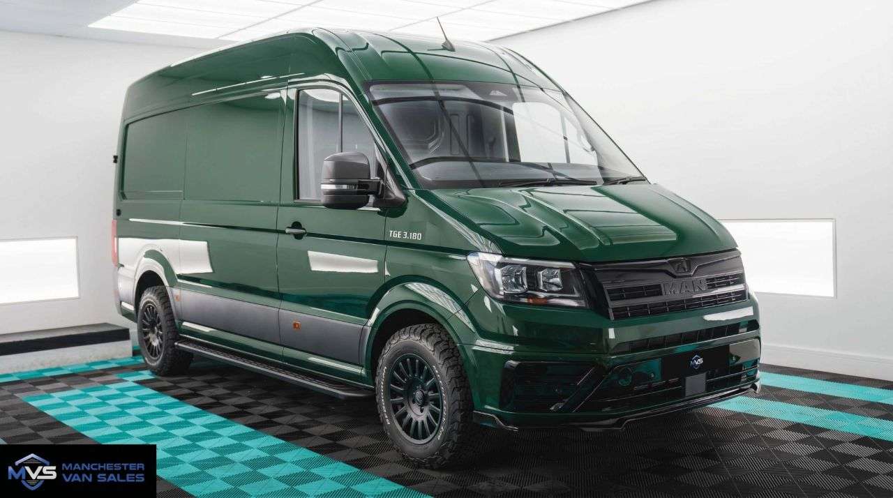 A 2026 MAN TGE 2.0 MWB FWD MCR EDITION 180 AUTO - ONTARIO GREEN A 2026 MAN TGE 2.0 MWB FWD MCR EDITION 180 AUTO - ONTARIO GREEN
