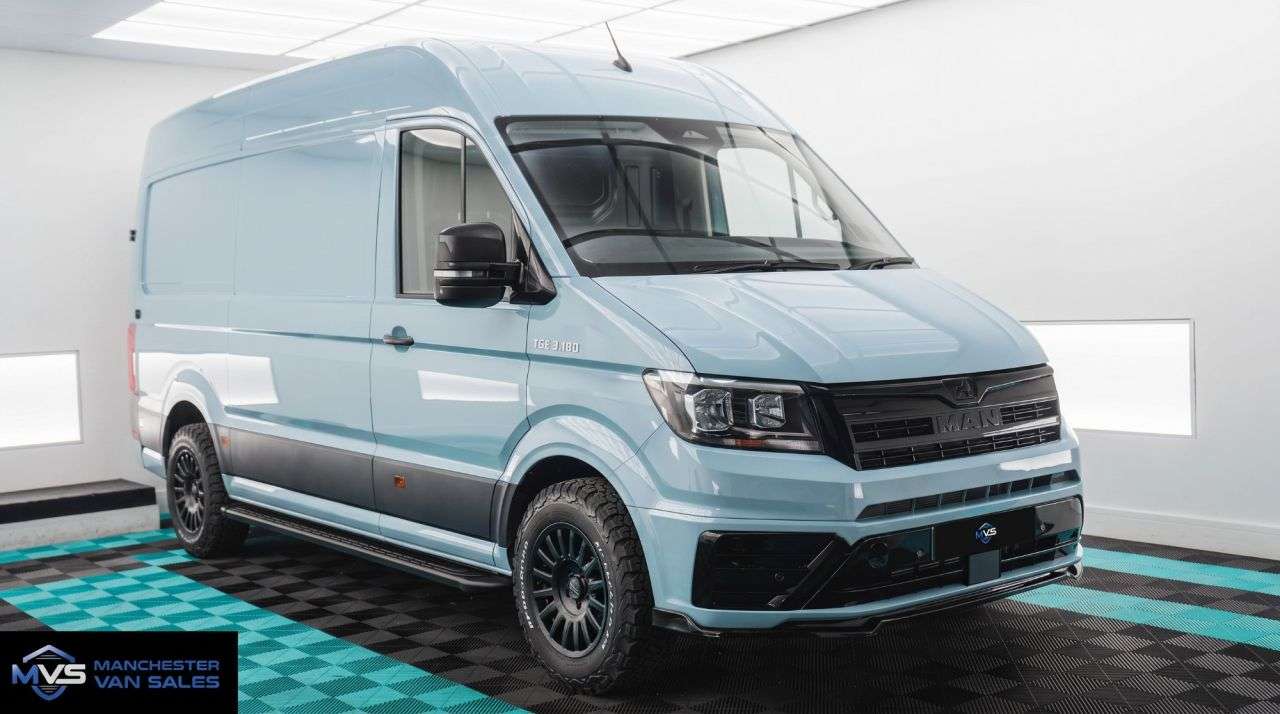A 2026 MAN TGE 2.0 MWB FWD MCR EDITION 180BHP AUTO - ICE BLUE A 2026 MAN TGE 2.0 MWB FWD MCR EDITION 180BHP AUTO - ICE BLUE
