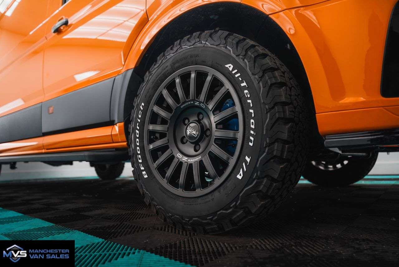 A 2026 MAN TGE 2.0 MWB FWD MCR SPORTS EDITION 180BHP AUTO - BRIGHT ORANGE A 2026 MAN TGE 2.0 MWB FWD MCR SPORTS EDITION 180BHP AUTO - BRIGHT ORANGE