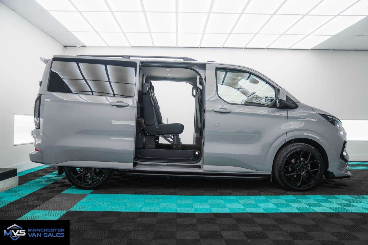 A 2026 FORD TRANSIT CUSTOM 2.5 SWB PHEV HALO X DCAB - GREY MATTER NEW A 2026 FORD TRANSIT CUSTOM 2.5 SWB PHEV HALO X DCAB - GREY MATTER NEW