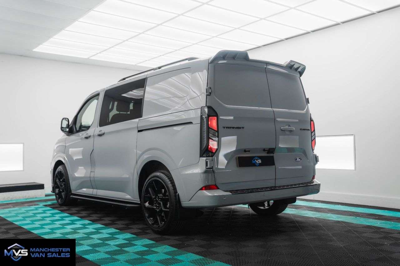 A 2026 FORD TRANSIT CUSTOM 2.5 SWB PHEV HALO X DCAB - GREY MATTER NEW A 2026 FORD TRANSIT CUSTOM 2.5 SWB PHEV HALO X DCAB - GREY MATTER NEW
